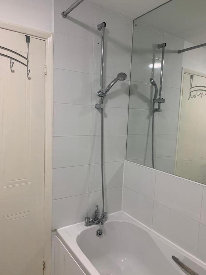Charming 2-Bed House In London别墅 外观 照片