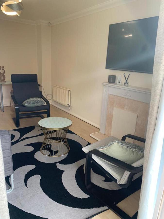 Charming 2-Bed House In London别墅 外观 照片